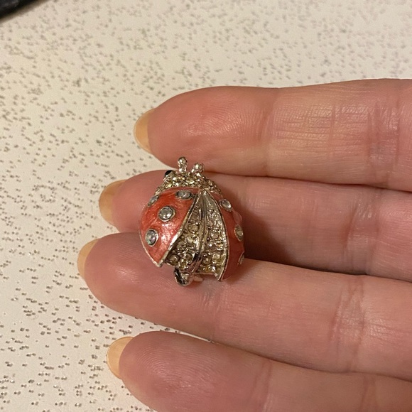 Very cute lady bug brooch - Picture 5 of 6
